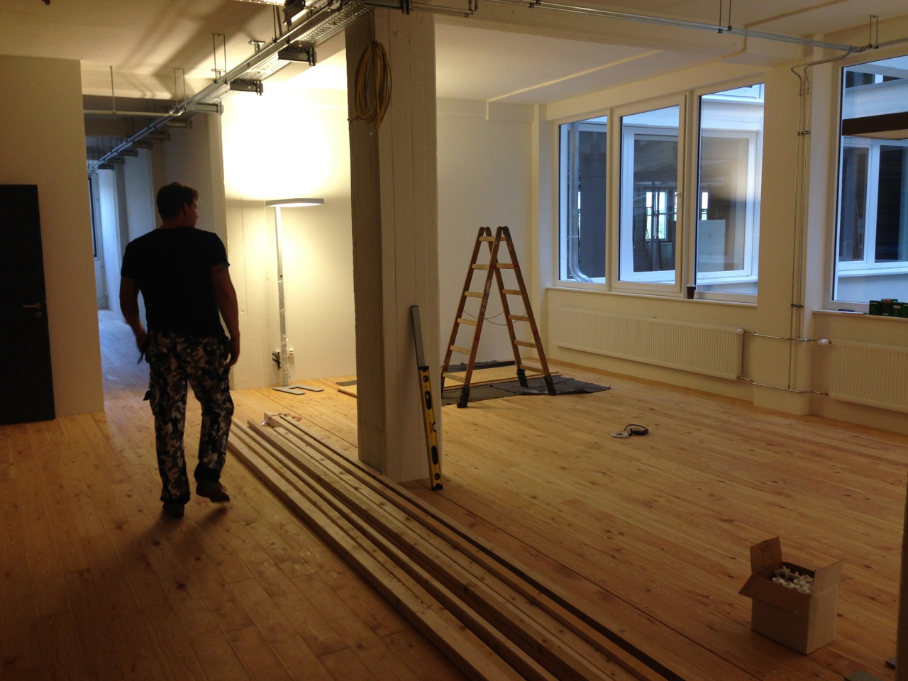 Wandverkleidung Holz Bremen ~ Wandaufbau und Kabelführung für den Beamer Vergleich Wandverkleidung Holz Bremen ~ Wandaufbau und Kabelführung für den Beamer Vergleich