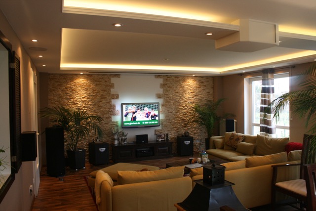 Heimkino Hönow made by Team Berlin - Kino im Wohnzimmer