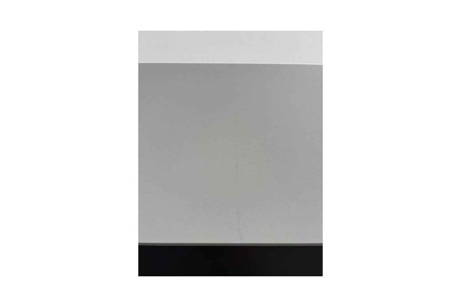 B-Ware celexon DARKVISION ALR Premium Plus Tension Motorleinwand: Leichter Kratzer am Gehäuse