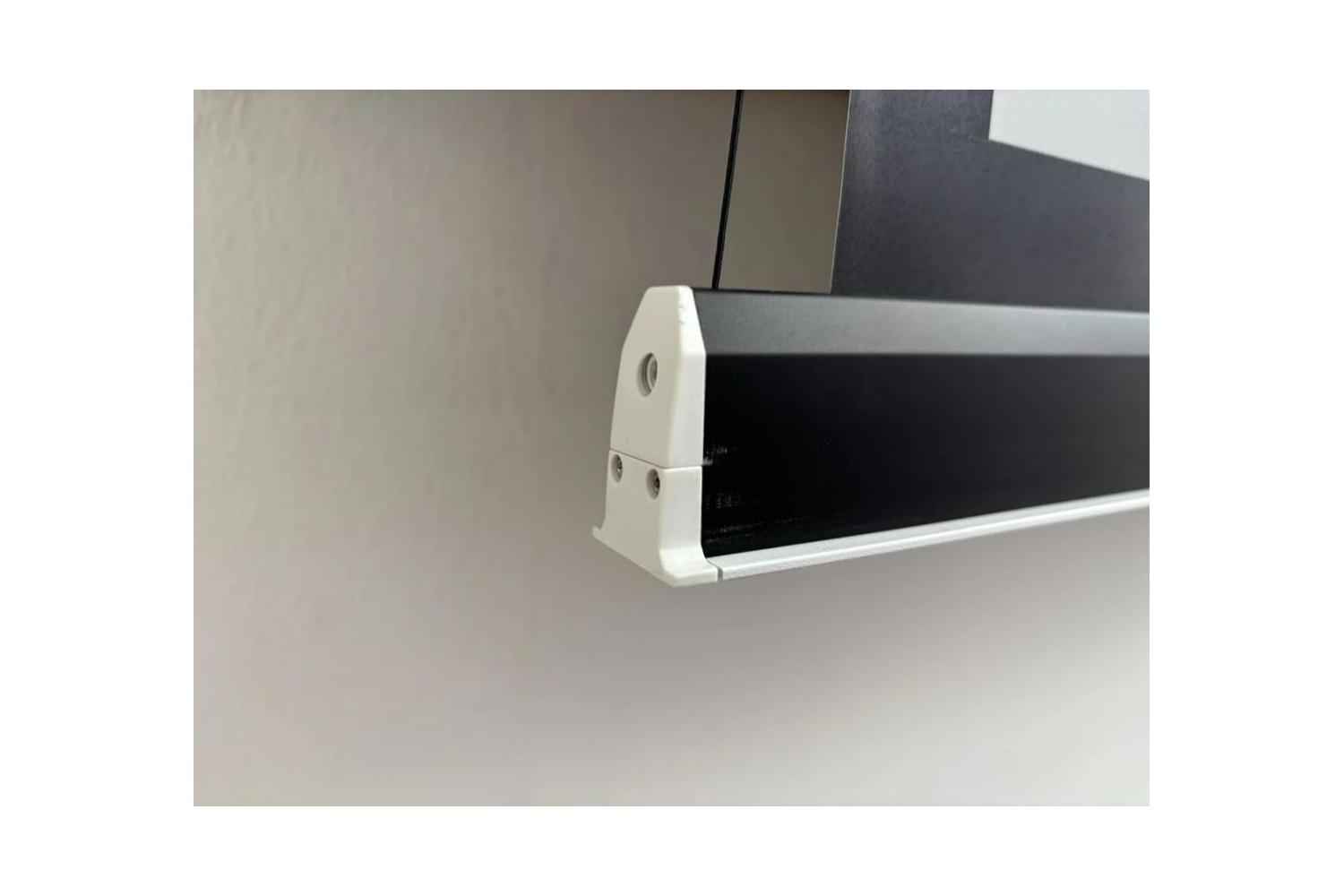 B-Ware celexon GREYVISION Premium Plus Tension Motorleinwand: Kratzer am linken Ende der Abschlussleiste