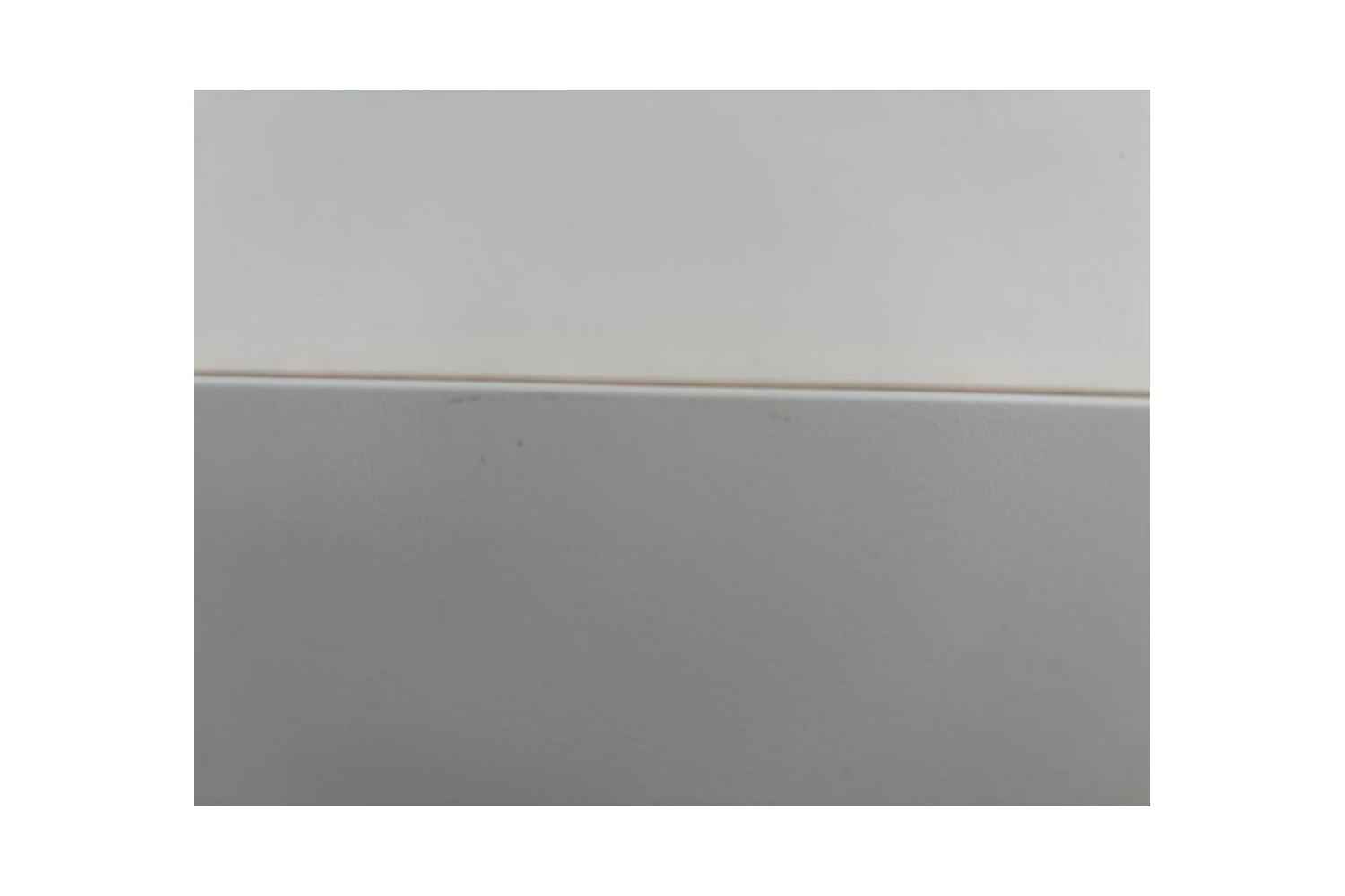B-Ware celexon SOUNDVISION Premium Plus Tension Motorleinwand: Kleiner Kratzer oben auf dem Gehäuse