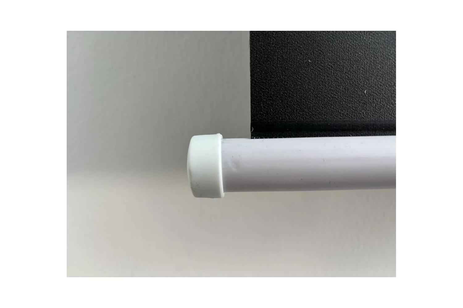 B-Ware DELUXX Advanced Slowmotion Rolloleinwand: Kleine Delle am linken Ende der Abschlussleiste
