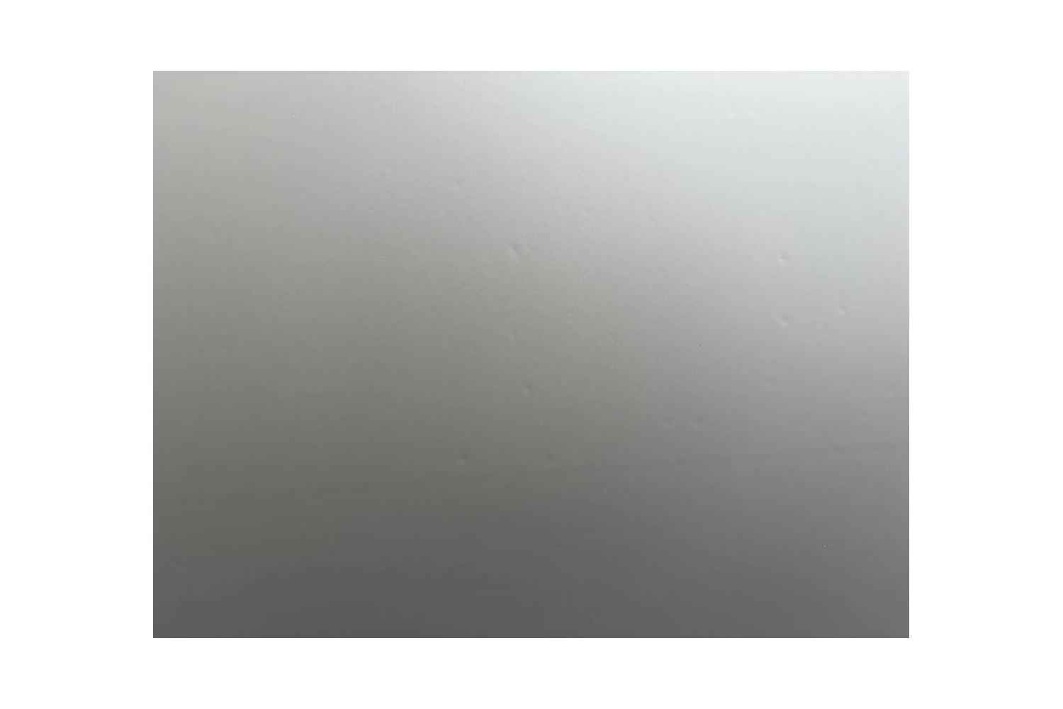 B-Ware Elite Screens DayWalker 2 Tab-Tension CineGrey 4D: Mehrere kleine Dellen im Tuch, im Streiflicht sichtbar