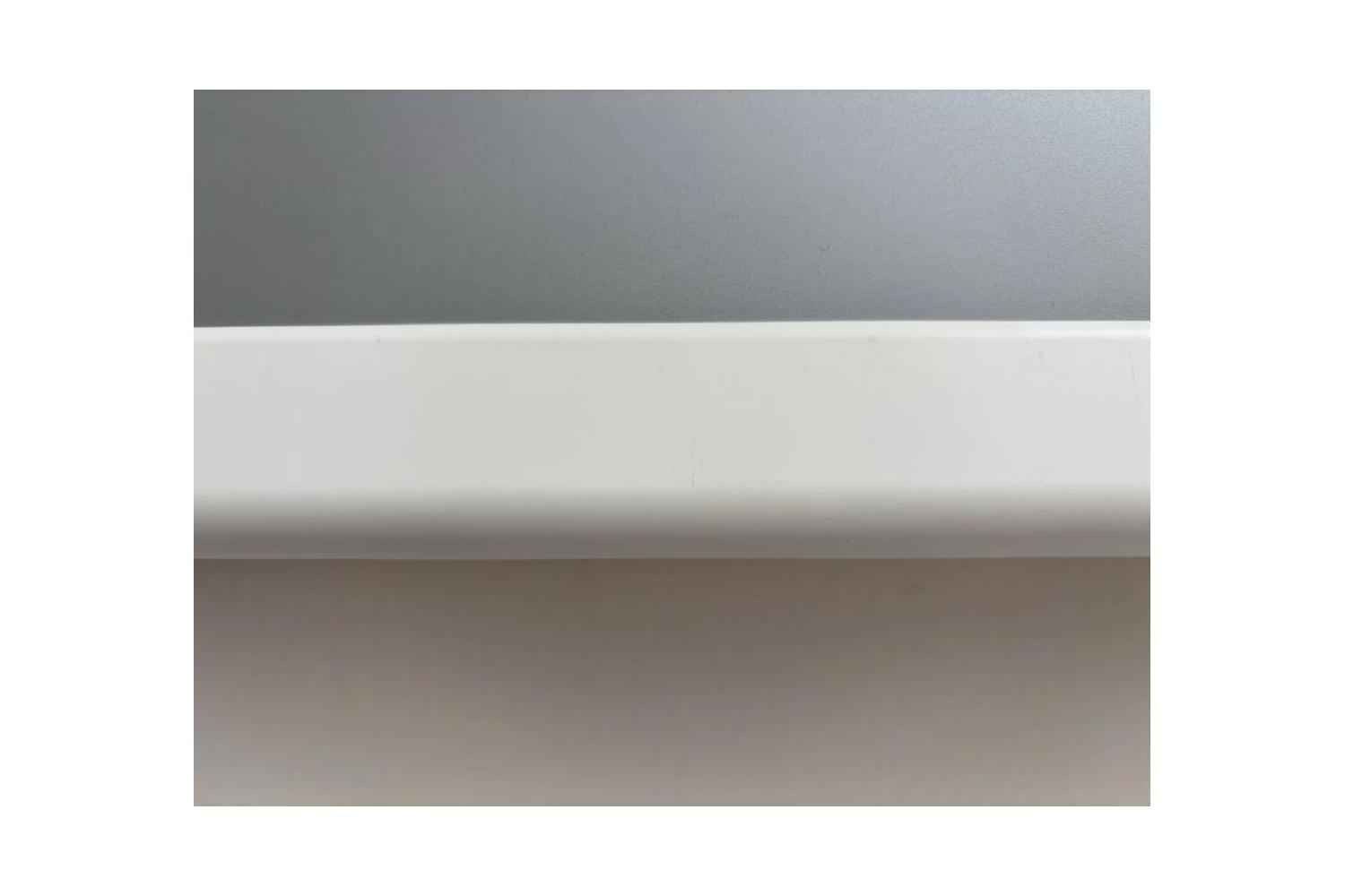 B-Ware Elite Screens Tension Electric Screen: Feiner Kratzer an der weißen Abschlussleiste
