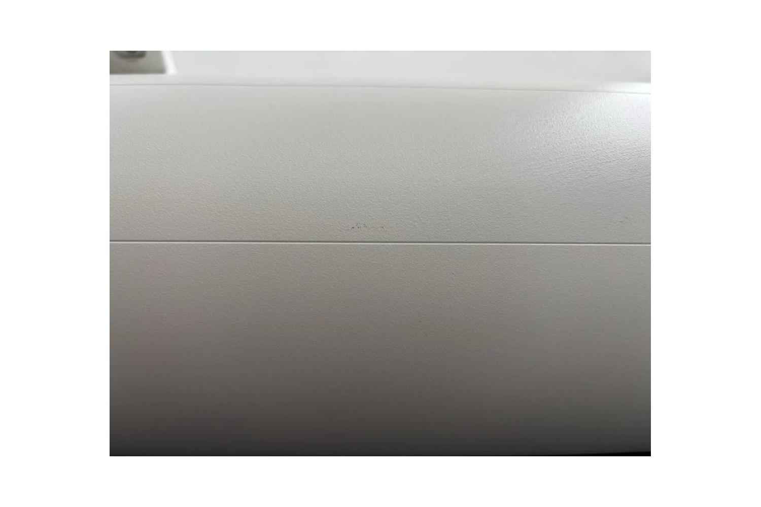 B-Ware LS Screens ApolloMotion Dark: Kleiner dunkler Fleck auf dem Gehäuse