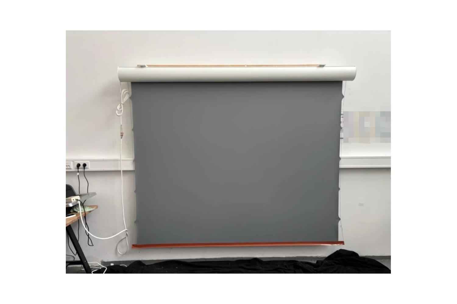 B-Ware LS Screens ApolloMotion Motorleinwand 100 Zoll bei unserer Prüfung