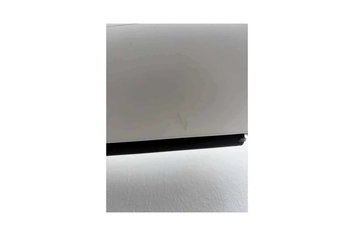 B-Ware LS Screens ApolloMotion Bright: Leichter gelblicher Fleck am Gehäuse