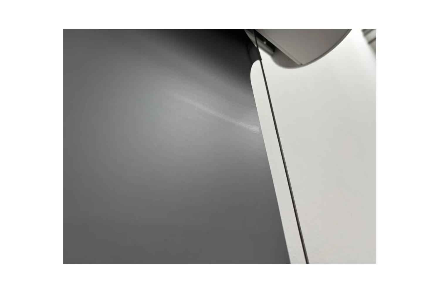 B-Ware LS Screens ApolloMotion: Leichte Wellen am Seitenrand des Tuchs