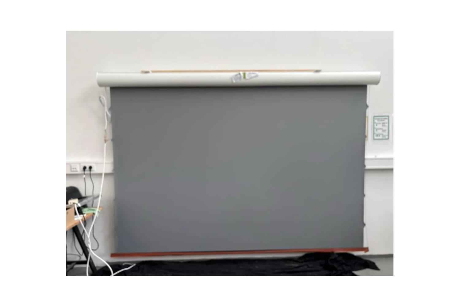 B-Ware LS Screens ApolloMotion Motorleinwand 127 Zoll (280 x 158 cm) bei unserer Prüfung