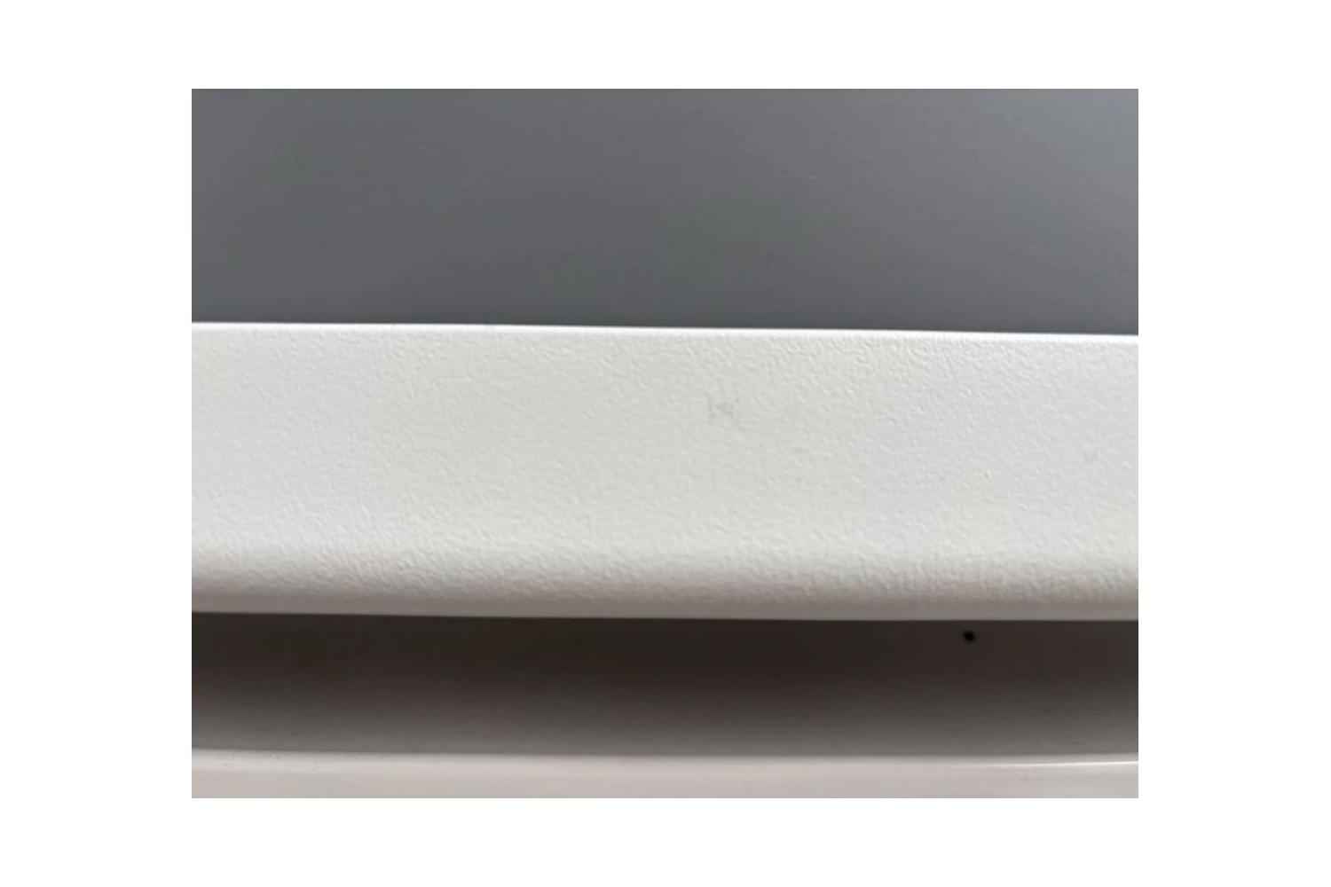 B-Ware LS Screens ApolloMotion Dark: Kleiner Kratzer an der Abschlussleiste