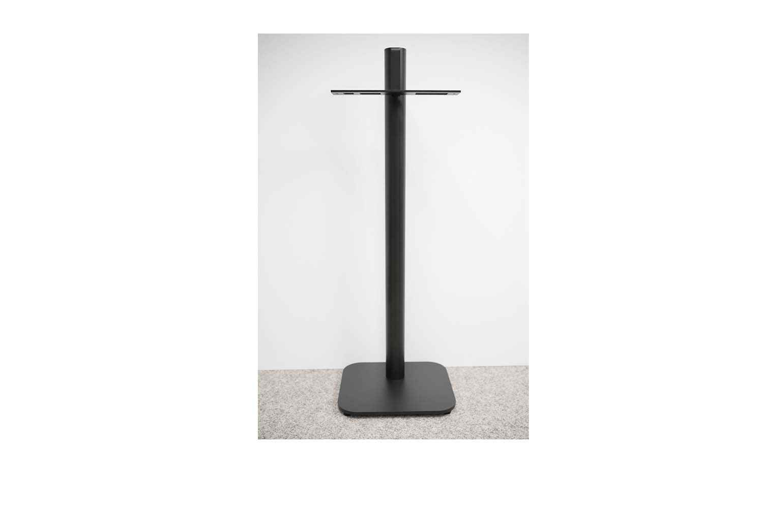 ARMSTRONG Standfuss für Bravia Theatre Quad