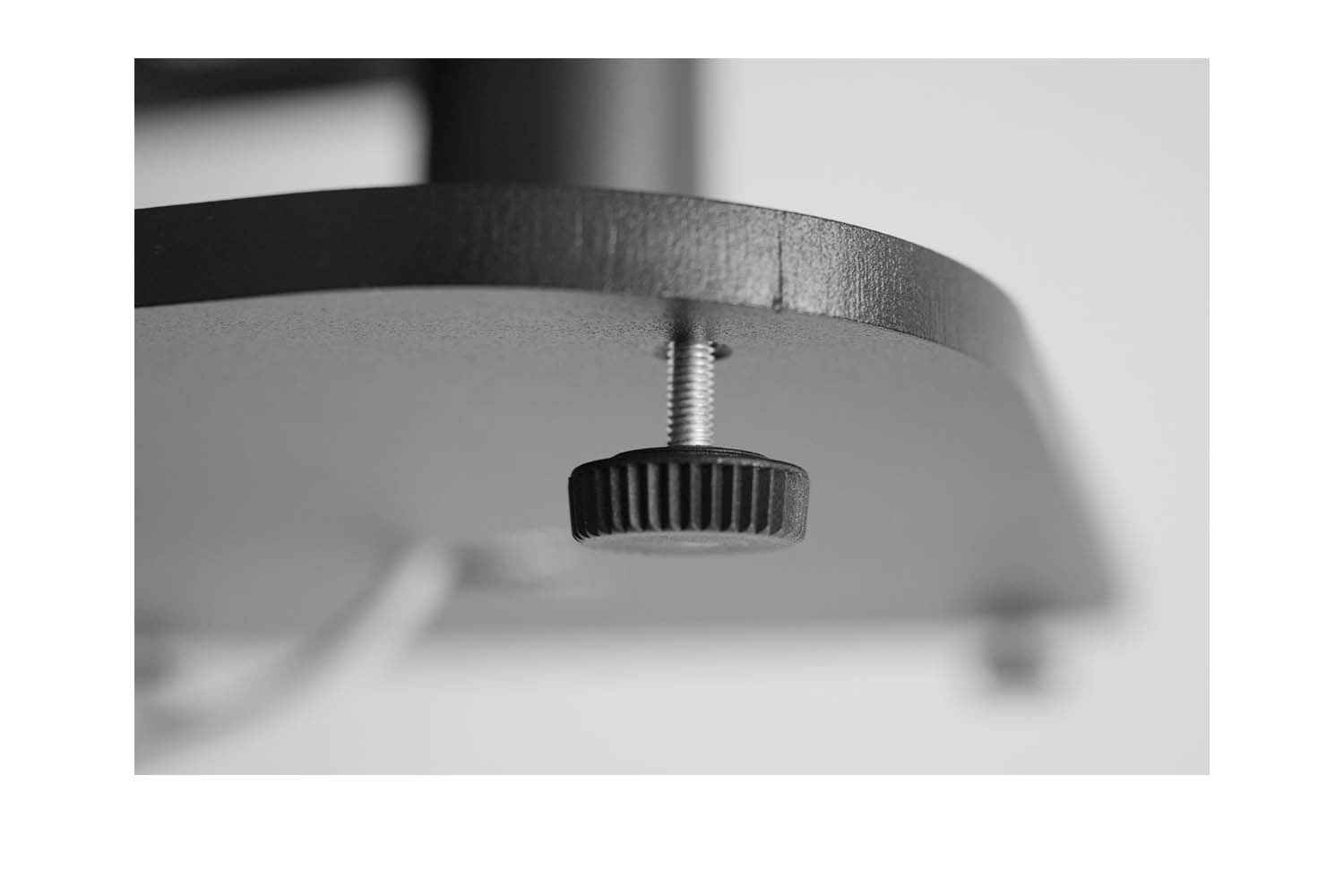 ARMSTRONG Standfuss für Bravia Theatre Quad