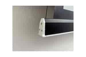 B-Ware celexon GREYVISION Premium Plus Tension Motorleinwand: Kratzer am linken Ende der Abschlussleiste
