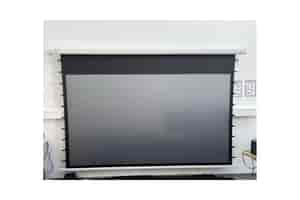 B-Ware DELUXX Cinema Electric Tension Screen Darkvision Motorleinwand 120 Zoll bei unserer Prüfung