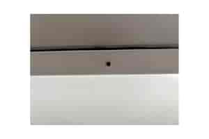 B-Ware DELUXX Cinema Electric Tension Screen: Kratzer an der Abschlussleiste