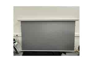 B-Ware LS Screens ApolloMotion Dark Motorleinwand 150 Zoll bei unserer Prüfung