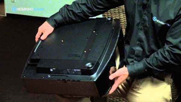 Der neue Sony 4K UHD 3D Heimkino Beamer