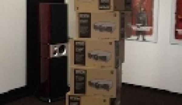 Epson TW8100 eingetroffen.