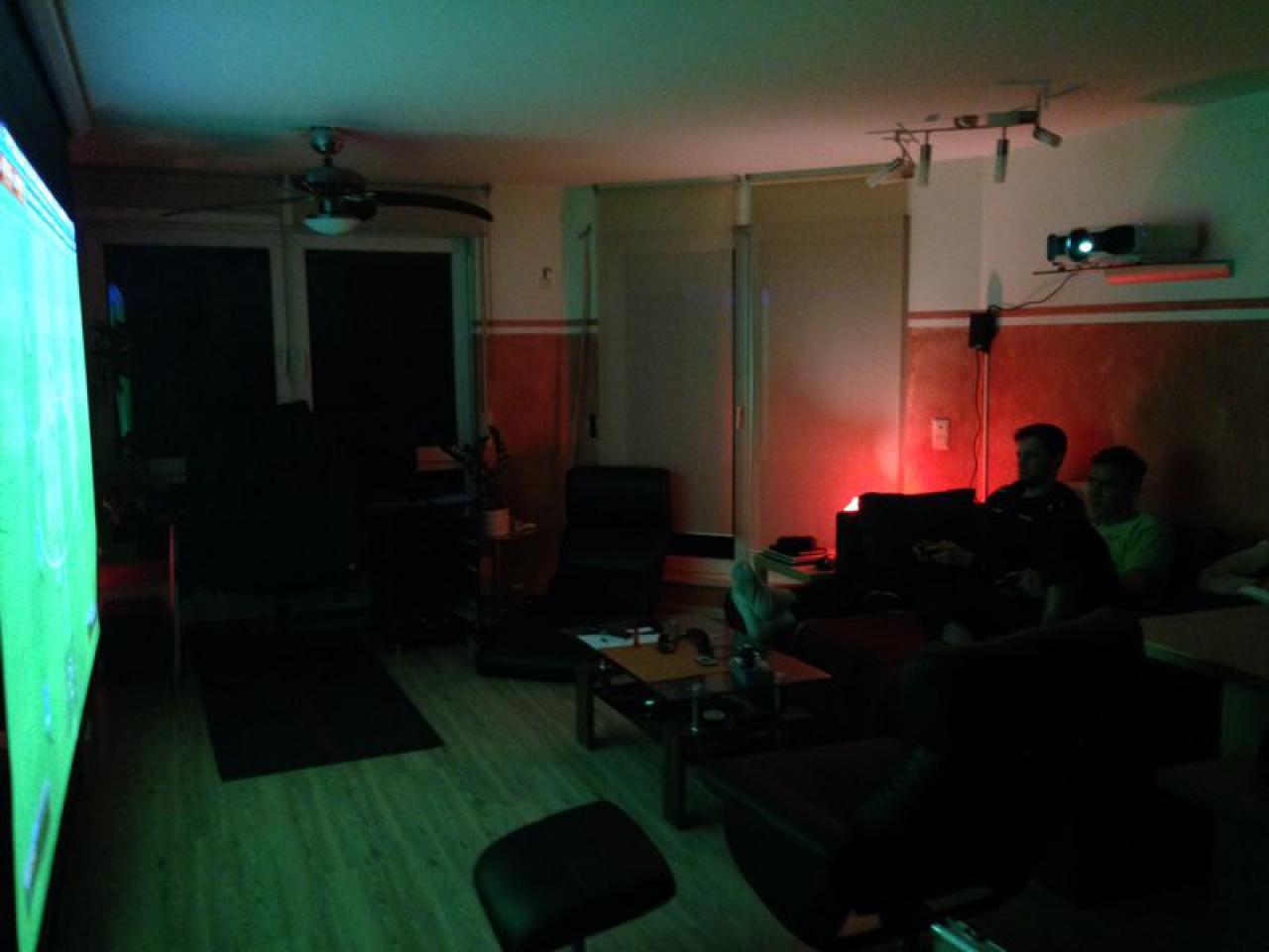 Heimkino-Stuttgart-Wohnraum-Loesung-mit-Epson-Tw9200W