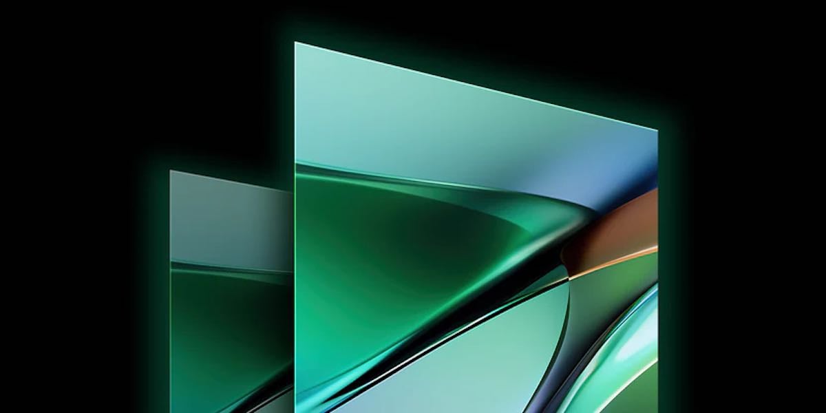 Zwei überlappende, abstrakte grüne Beamer-Leinwände.