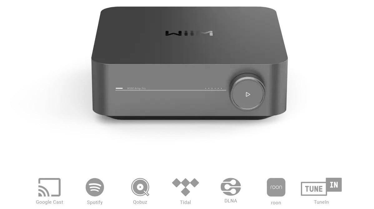 Streaming-Verstärker mit verschiedenen Musikdiensten-Logos.