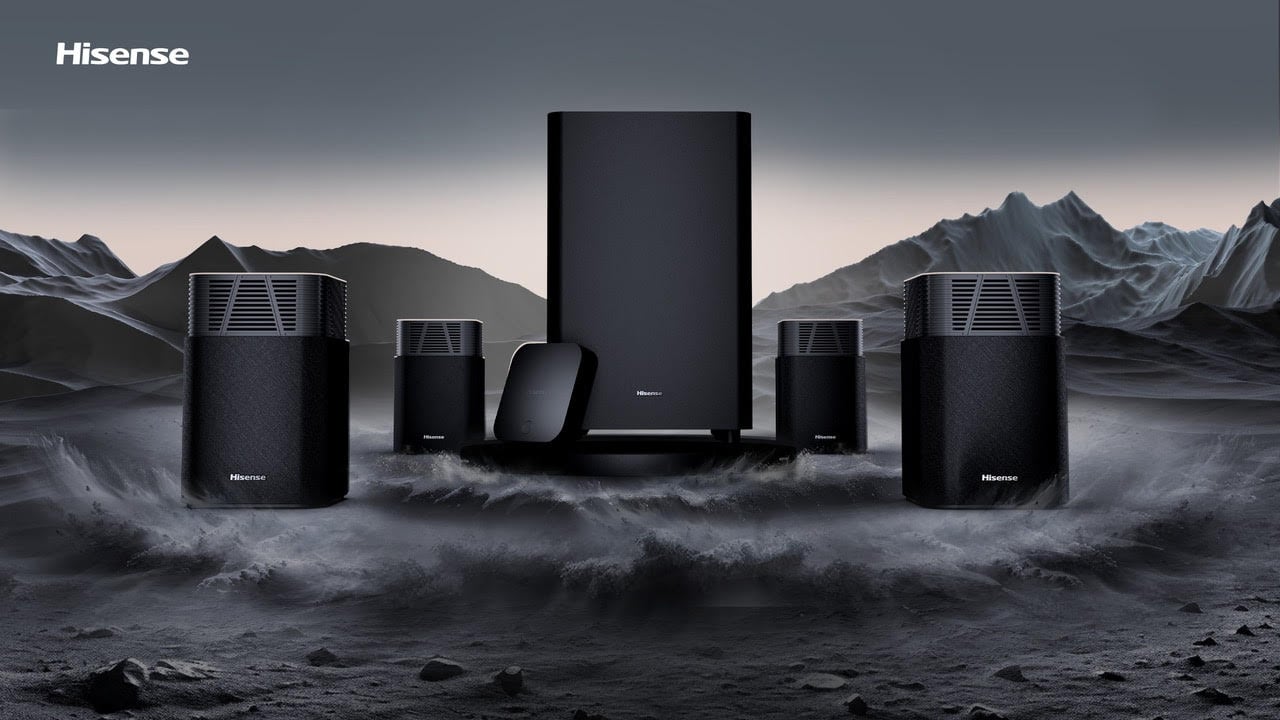 Hisense Heimkino-System mit Lautsprechern und Beamer.