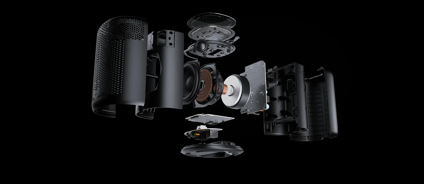 Explodierte Ansicht eines Lautsprechers in Einzelteilen.