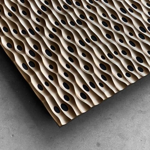 Artnovion Sahara W Absorber, Nahaufnahme der gewellten Oberfläche mit ovalen Öffnungen