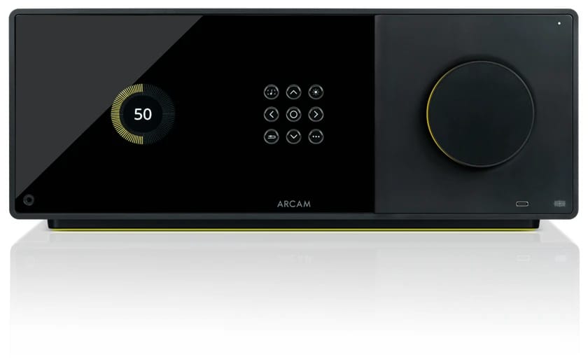 ARCAM Radia AVA35 mit Lautstärkeanzeige im Display