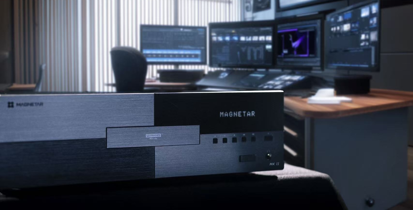 Heimkino-Setup mit Magnetar Blu-ray-Player.