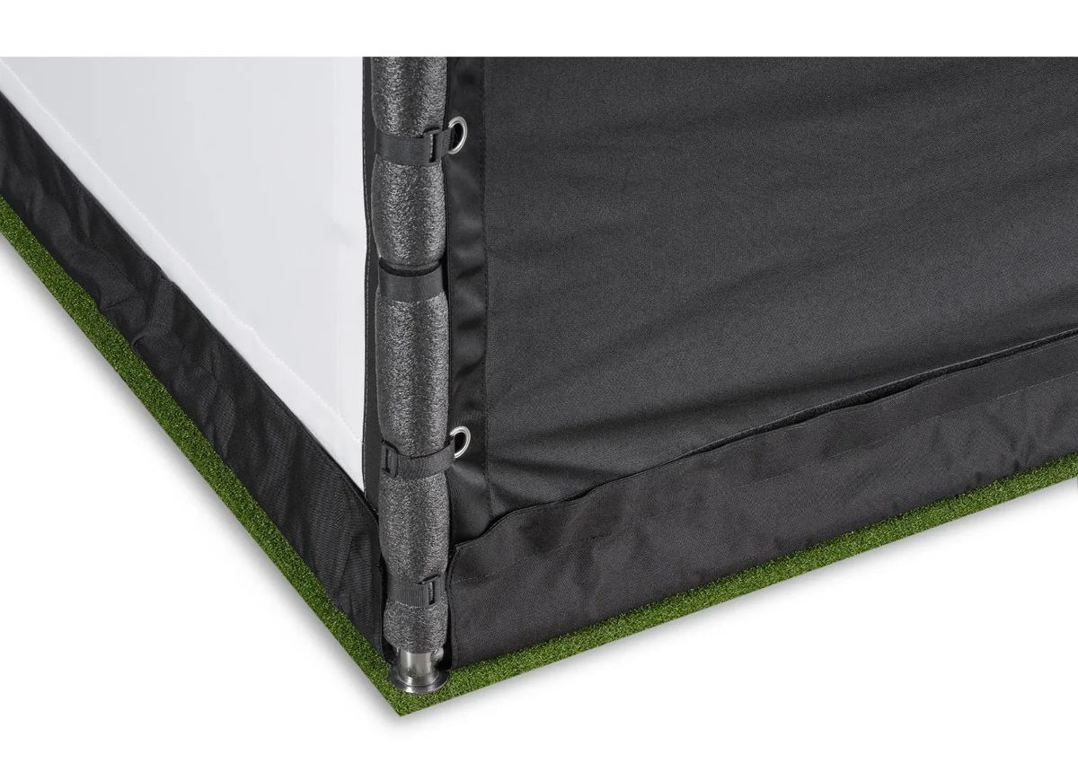Edelstahlrahmen mit Schaumstoffpolsterung und textiler Einfassung am celexon FAIRWAY Professional