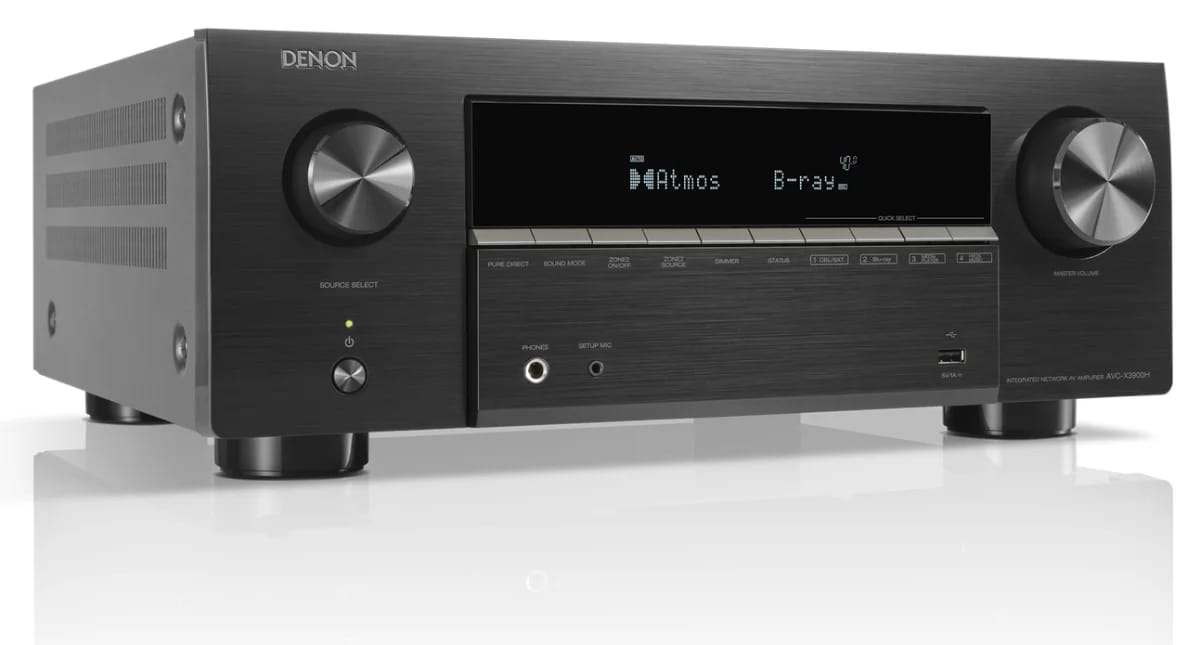 Denon AVC-X3900H AV-Verstärker in Schwarz, schräg von vorn