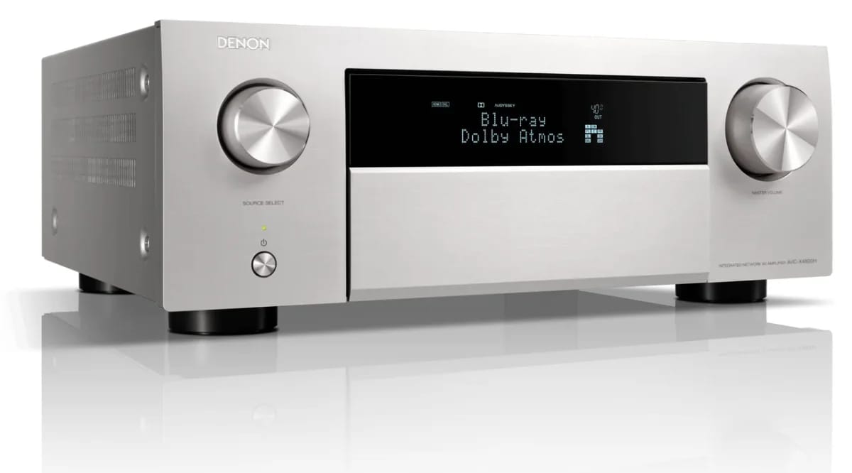 Denon AVC-X4800H in Premium-Silber, schräg von vorn