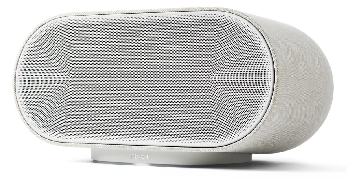 Denon Home 600 in Hellgrau, schräg von vorn