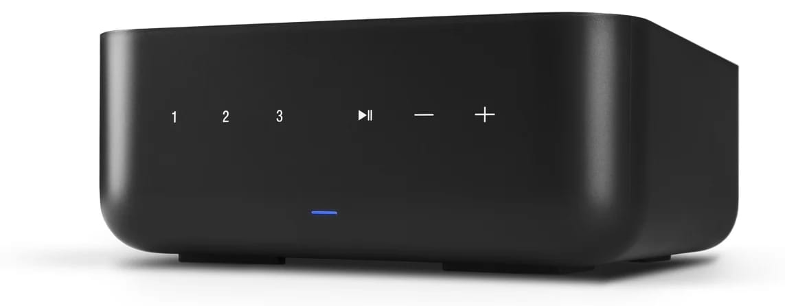 Denon Home Amp in Schwarz, schräg von links vorn