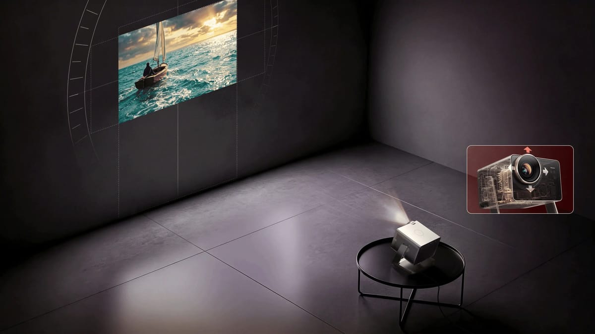 Beamer projiziert Bild an Wand.