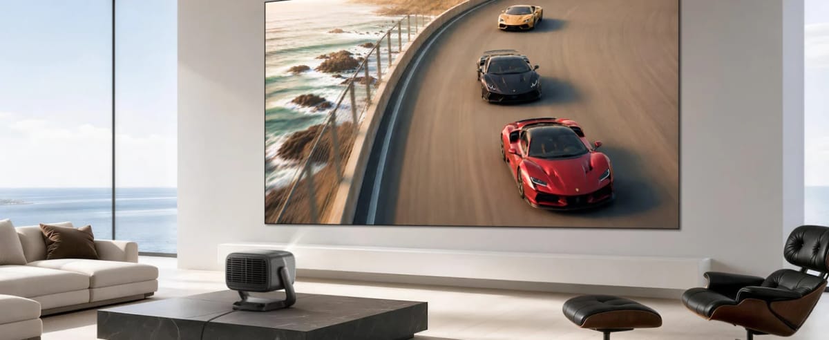 JMGO IRIS Ultra Max im hellen Wohnzimmer