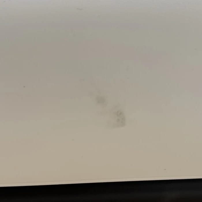 Kleiner Fleck am Gehäuse