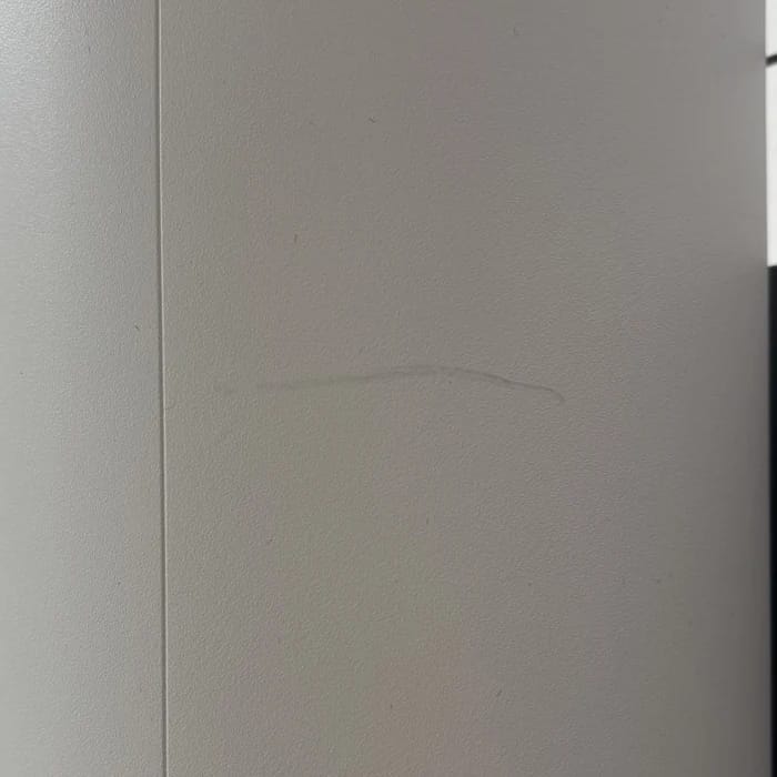 Leichte Verunreinigung am Gehäuse