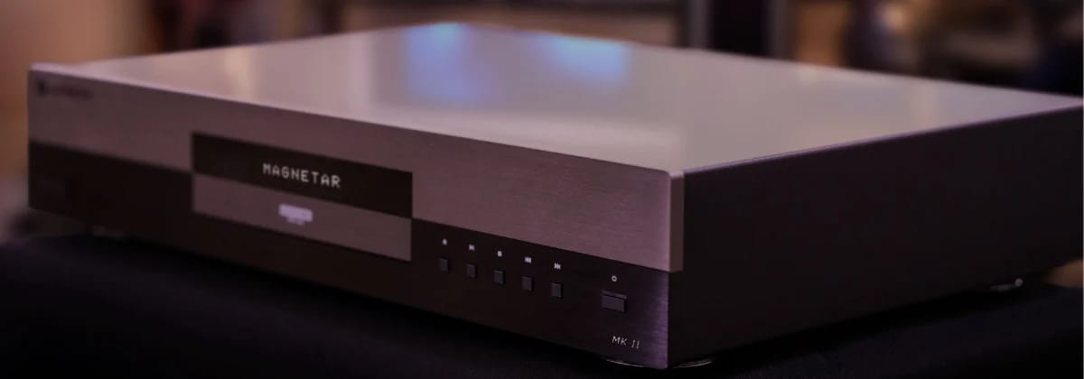 Magnetar UDP800 MKII flach auf einer Oberfläche