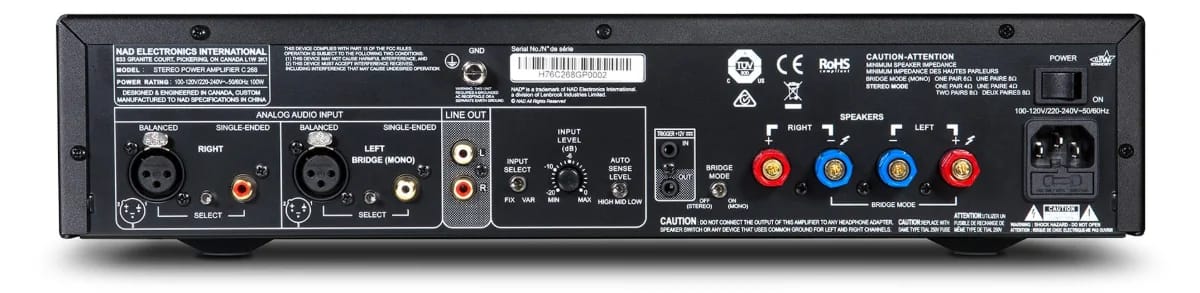 Rückseite der NAD C 268 mit XLR- und Cinch-Eingängen