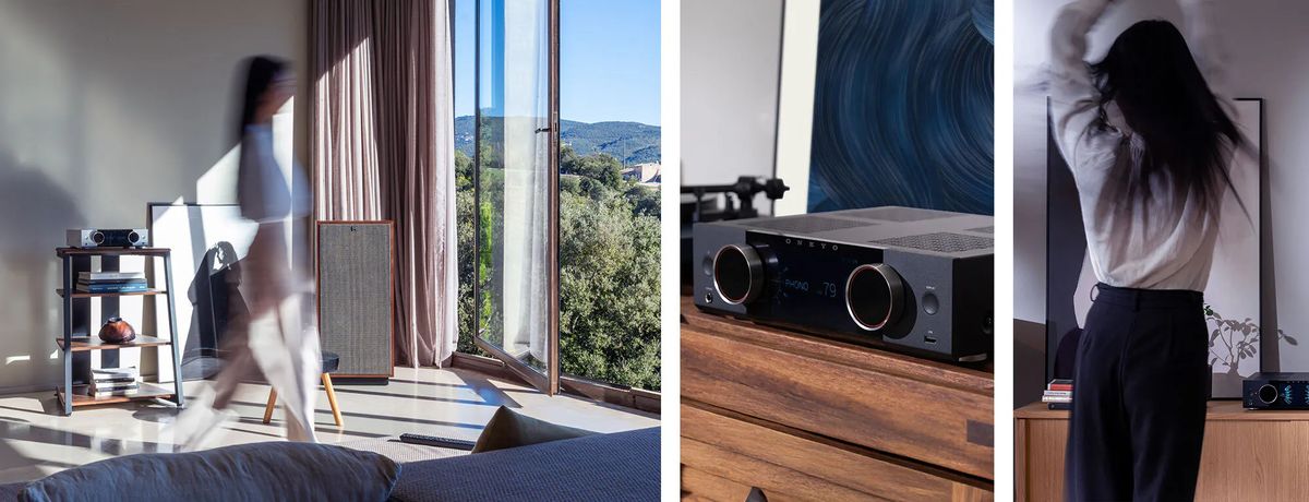 Beamer und Musiksystem in modernem Wohnzimmer.