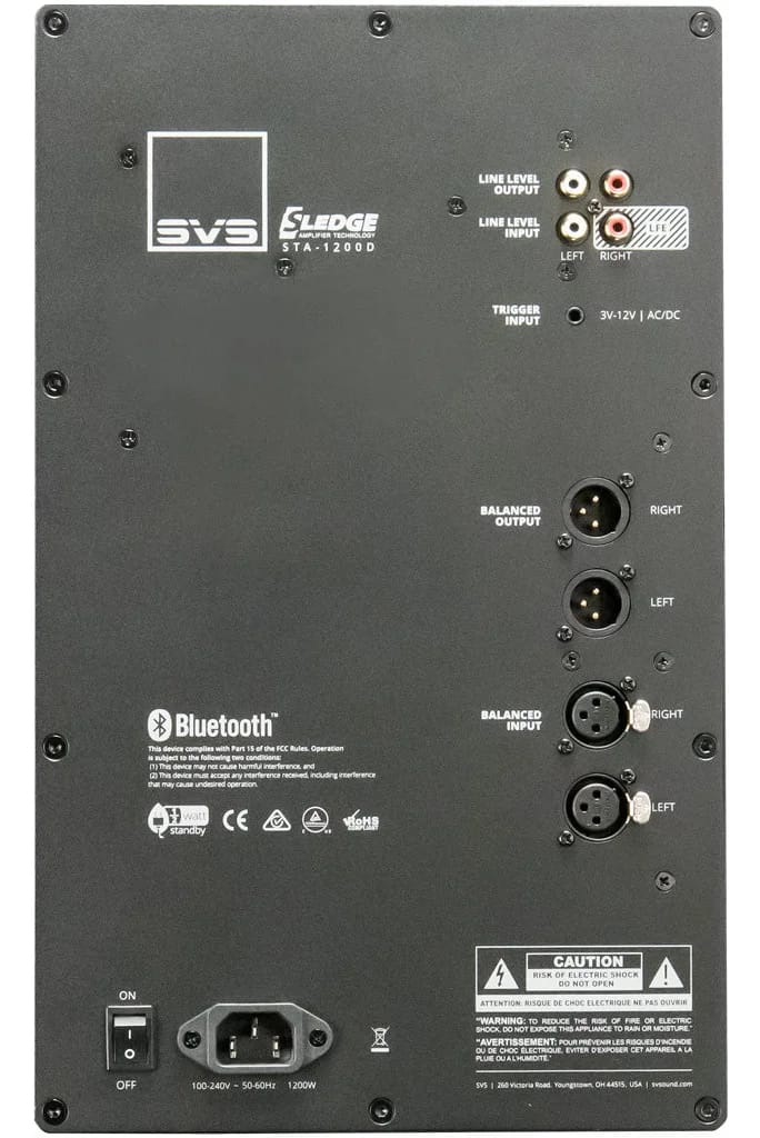 Verstärkermodul des SVS PB-4000 mit Anschlüssen