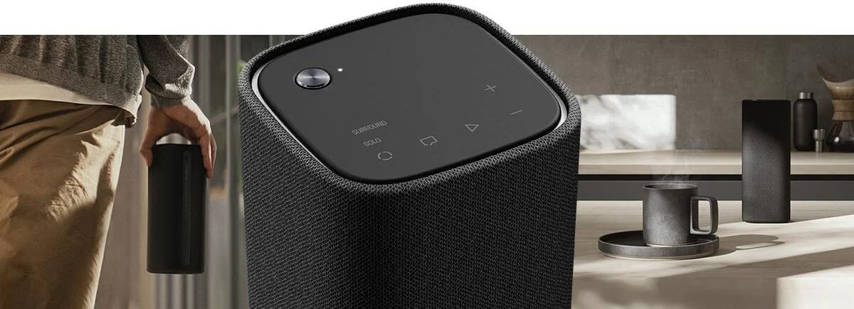 Rücklautsprecher TRUE X SPEAKER 3A frei im Raum aufgestellt
