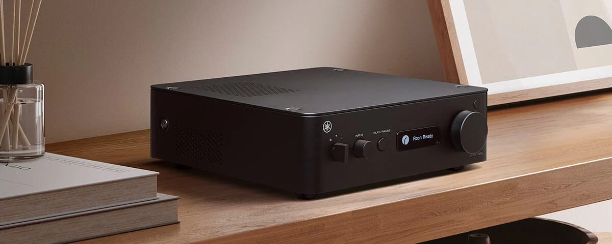Yamaha WXA-70A Streaming Verstärker in Schwarz im Wohnzimmer