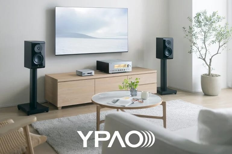 YPAO-Raumeinmessung mit Lautsprechern im Wohnzimmer