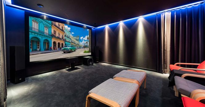 Heimkino "Sixteen TwentyOne" von HEIMKINORAUM Trier Luxemburg