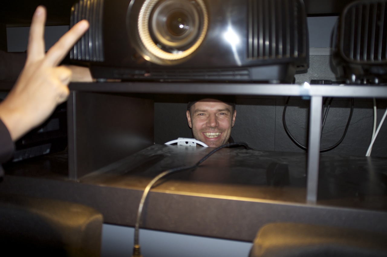 1_Heimkino_Beach_Party_Osnabrueck_Beamer_VW500_gerettet