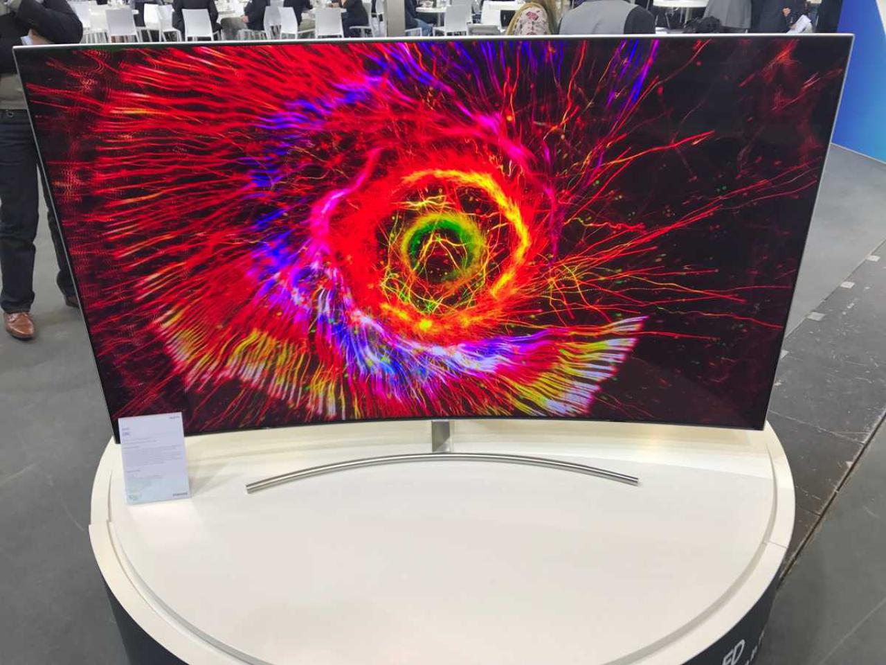 Der neue Samsung Curved QLED Q8C TV