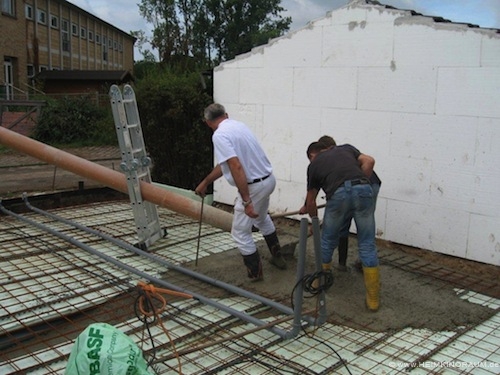 Bild_10_Das_Fundament_des_ersten_Heimkinoraum_Haus_wird_gelegt